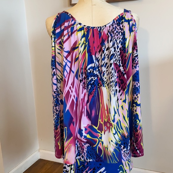 Ashro 1X cold shoulder colorful top 💙 - Picture 5 of 8